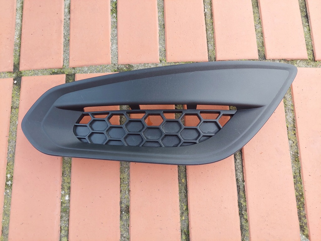 фото №1, Volvo s60 v60 10-13 решётка решётка радиатора заглушка бампер левая