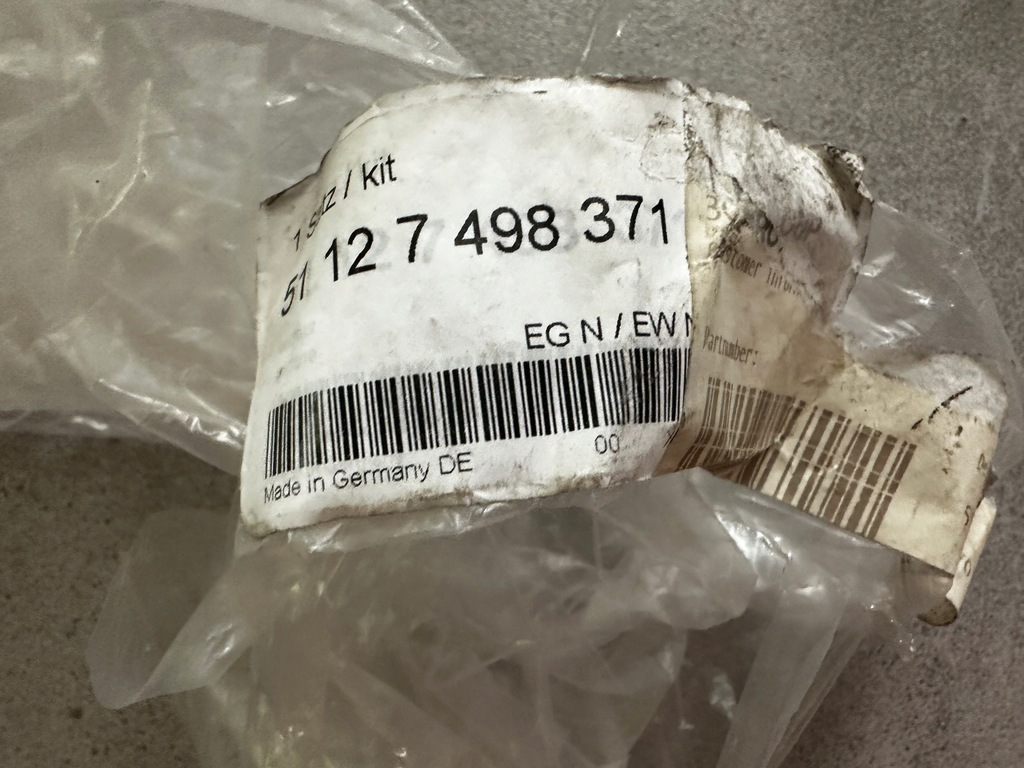 фото №10, Корзина кронштейн pdc задняя 7498371 bmw 5 g30