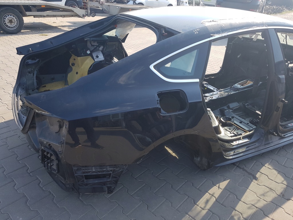 фото №1, Audi a5 8t крыло четверть правая задняя sportback 5d lz9y