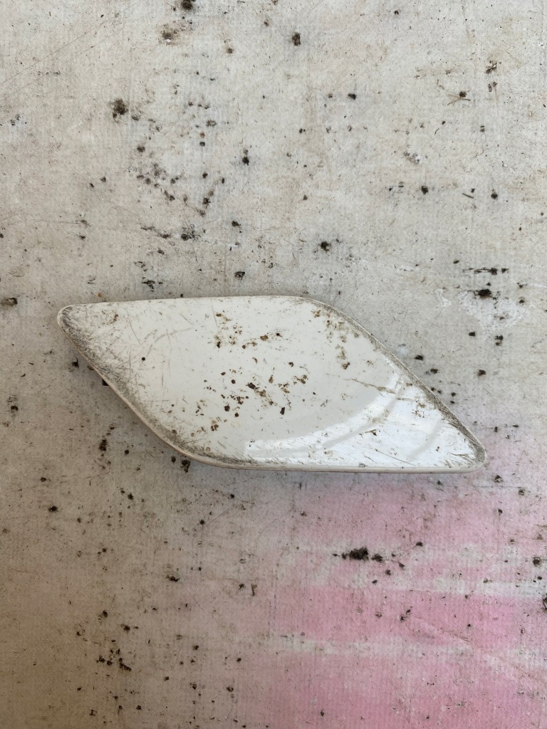 фото №1, Mercedes e-klasa w212 заглушка бампера фаркоп перед a2128850126