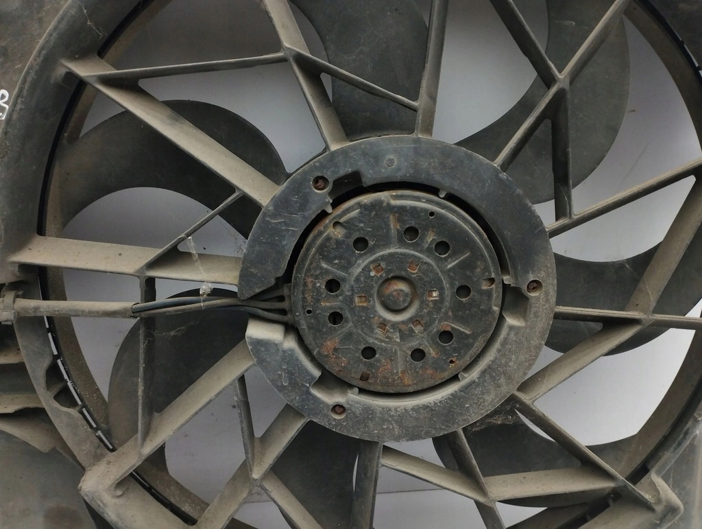 фото №9, Chrysler pt cruiser 2002 электрический вентилятор радиатора