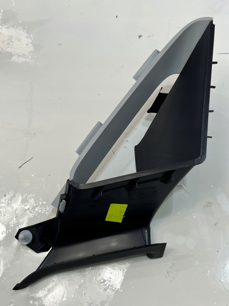 фото №1, Трикутник захист стійка права vw golf vii 5g0868144b