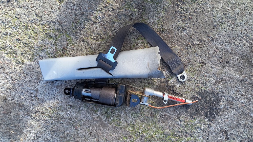 фото №1, Pas безопасности правый перед volvo s40 98r 1.8b