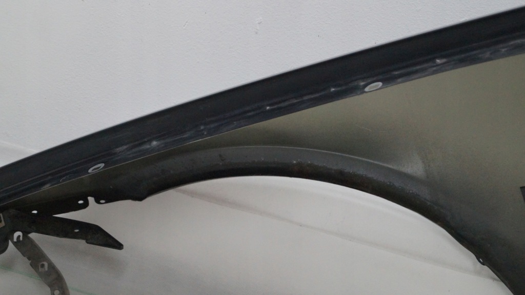 Крыло  передний правый  bmw seria 3 e90 668 2007 в Украине