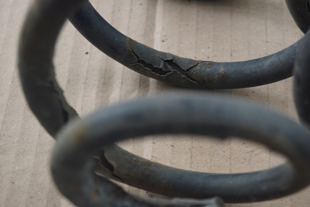 фото №8, Пружина подвеска левая правая задняя audi a3 8l 1.6 avu 3-дверь