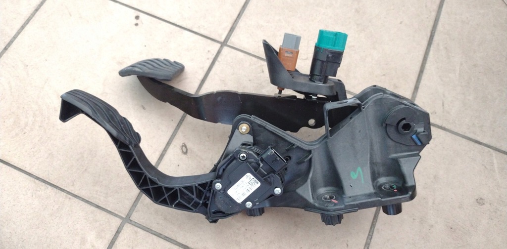 фото №1, Педаль педалі clio v arkana автоматична коробка передач 180108467r