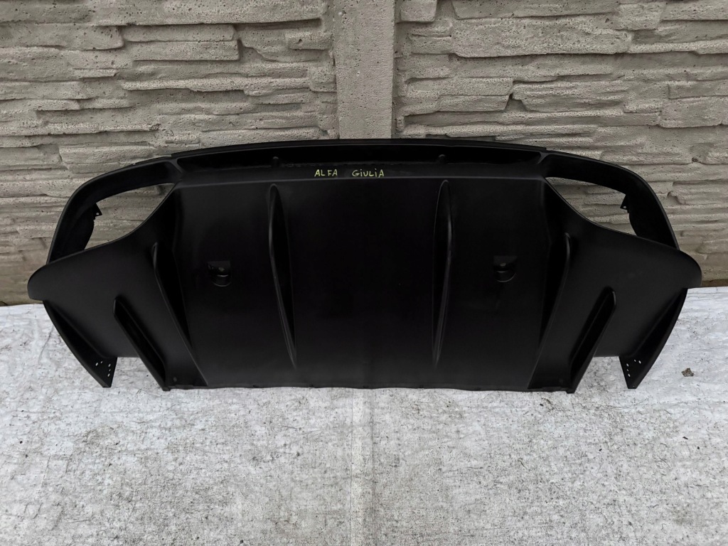 фото №1, Накладка бампера заднего alfa romeo giulia 156140884