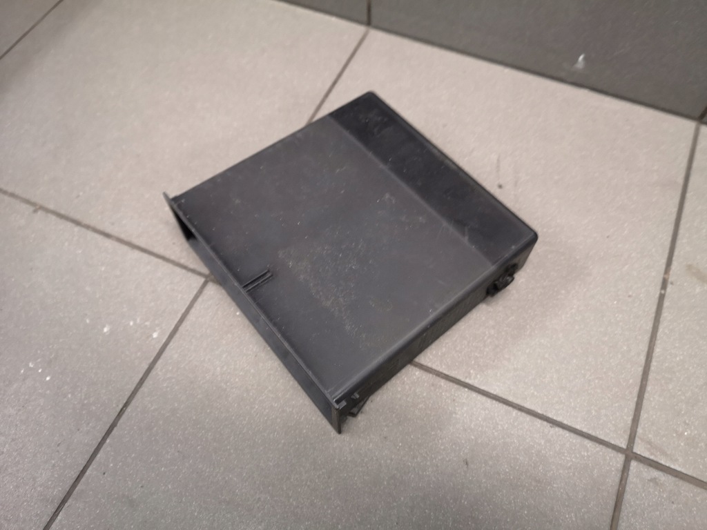 фото №1, Полка бардачка audi a8 d3 4e0862639