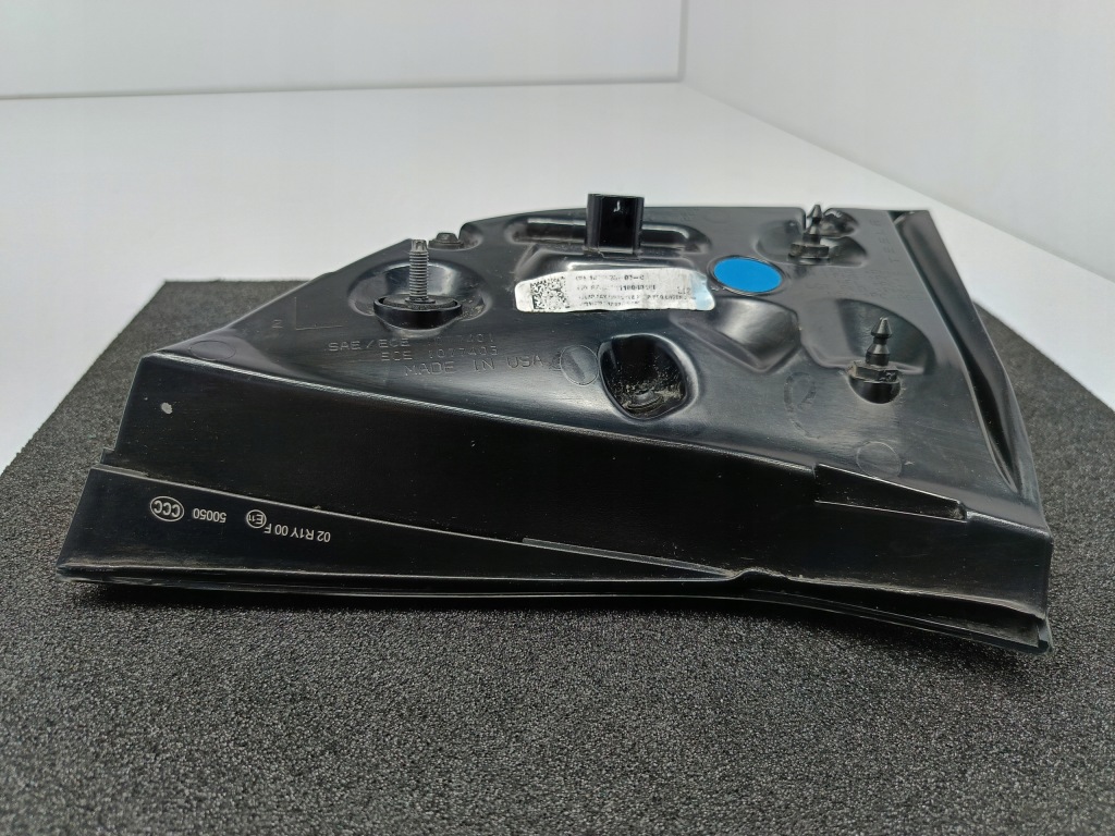 Купити Tesla model y 20- 3 рестайлінг  22-фара кришки багажника ліва задній led 1502088-00-b