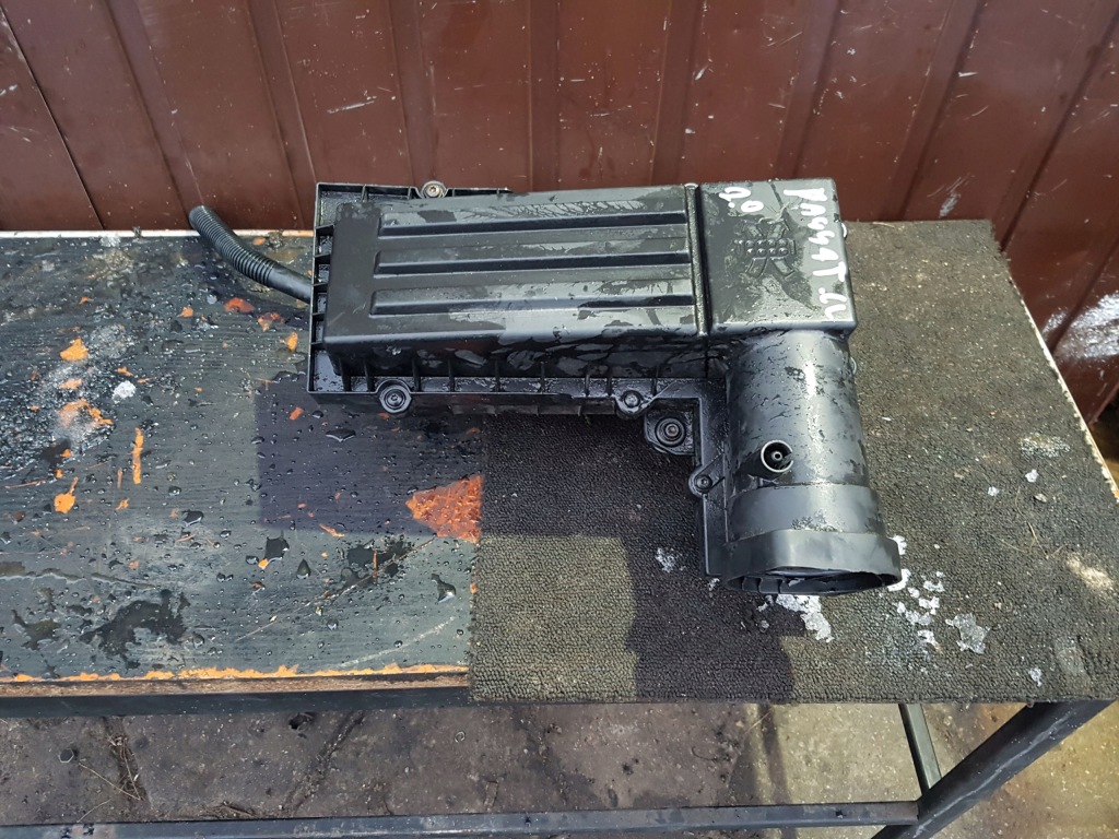 фото №1, Корпус фільтра повітря 3c0129607bc vw 2.0tdi