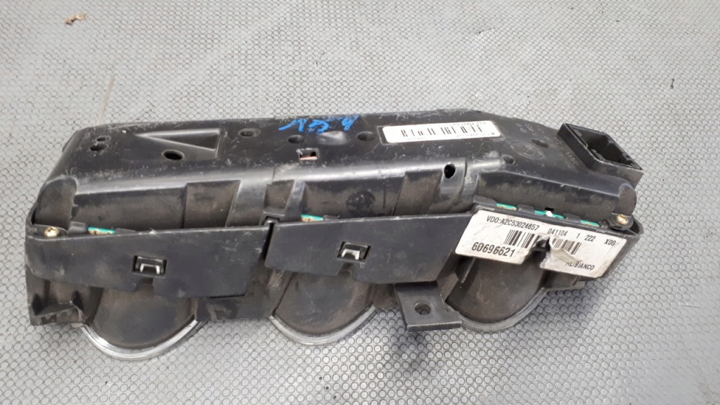 фото №8, 60696621 счетчик приборная панель alfa romeo 159 uszk