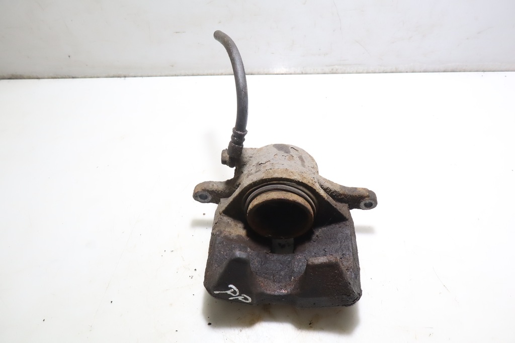 фото №1, Суппорт тормоза правый перед toyota hiace v 2.5d-4d