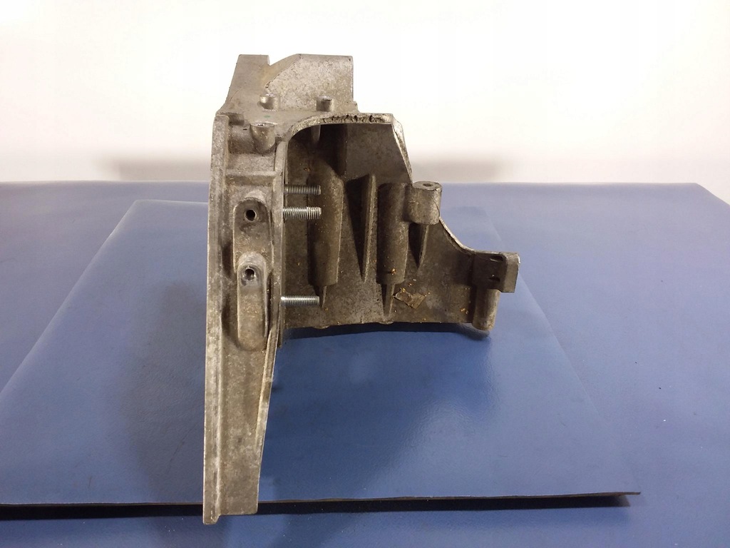 фото №4, Suzuki sx4 1.9ddis кронштейн насоса впрыска 55195377