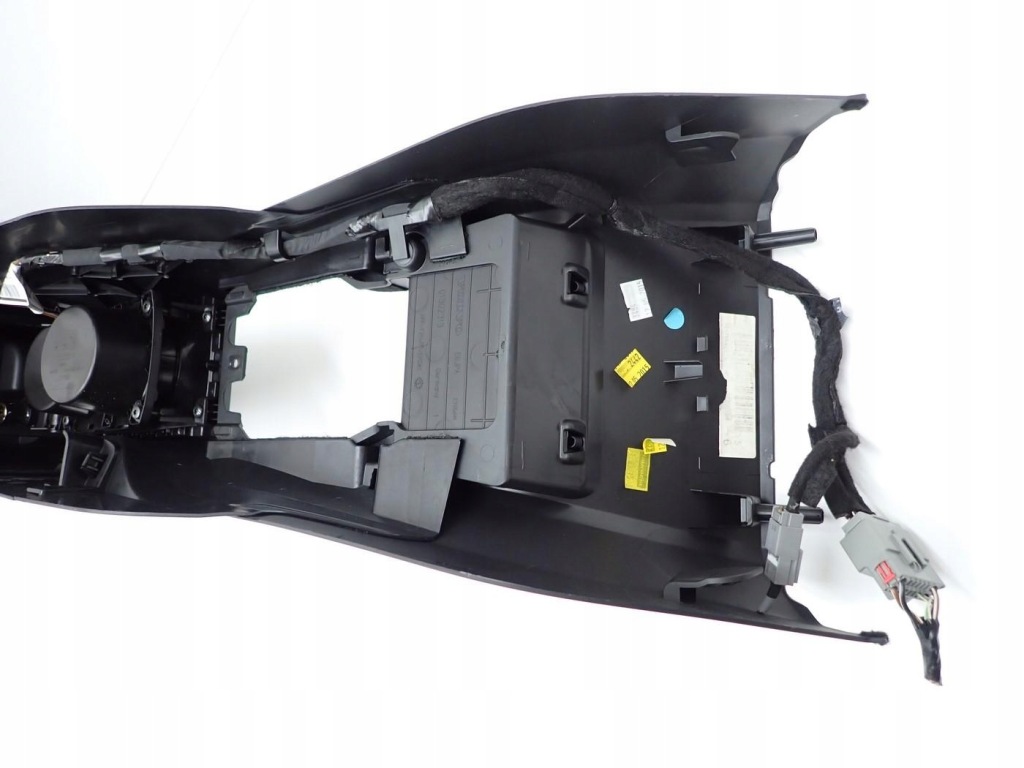 Тунель підлокітник європа оригінал 08632777 volvo v40 2 15r Недорого