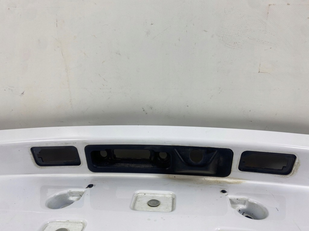 Купити 2020 alfa romeo stelvio молдинг освітлення номерного знака 156117304