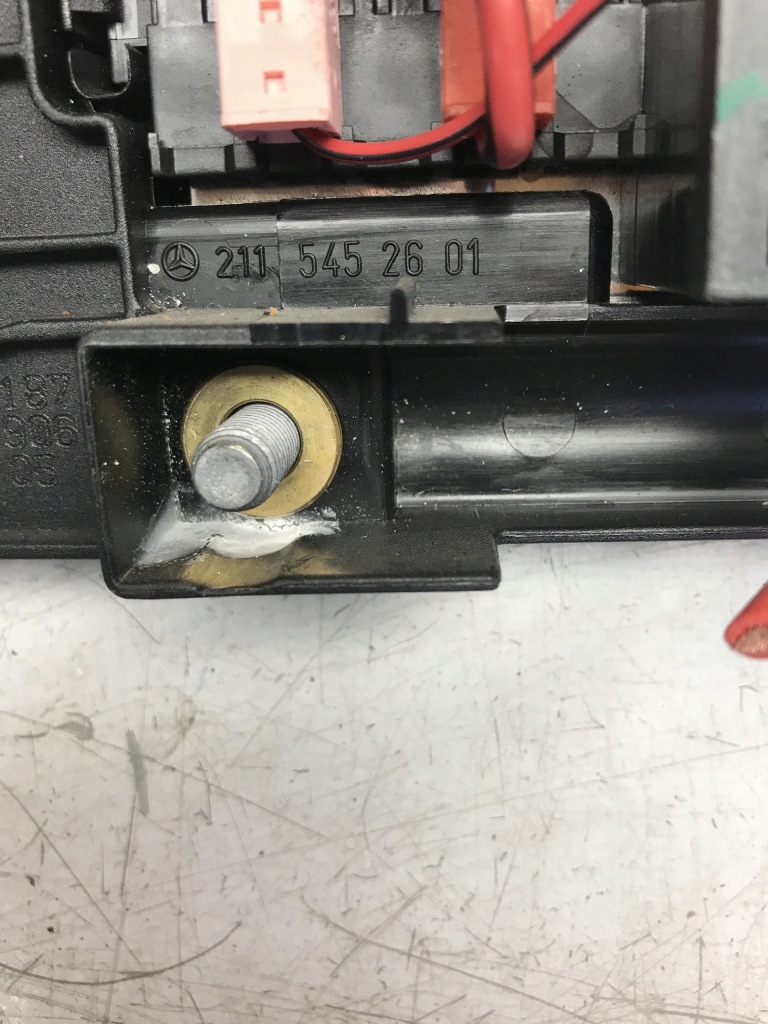 фото №2, Коробка запобіжників w251 r-klasa 2115452601