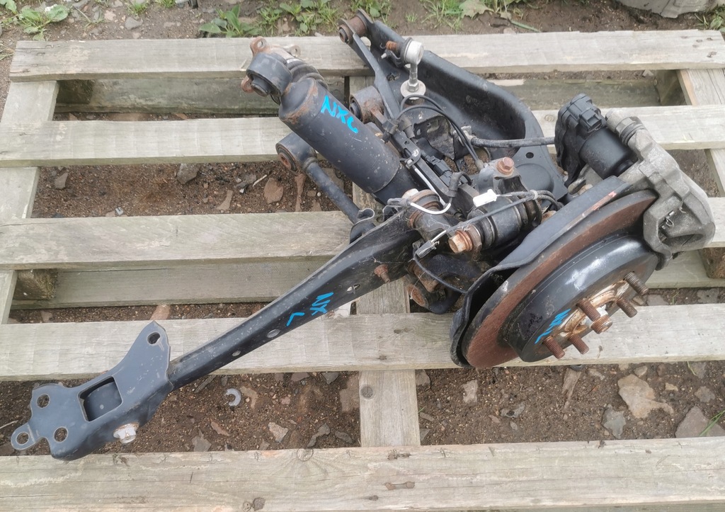 фото №1, Поворотный кулак задняя левая рычаги задняя lexus nx 300h