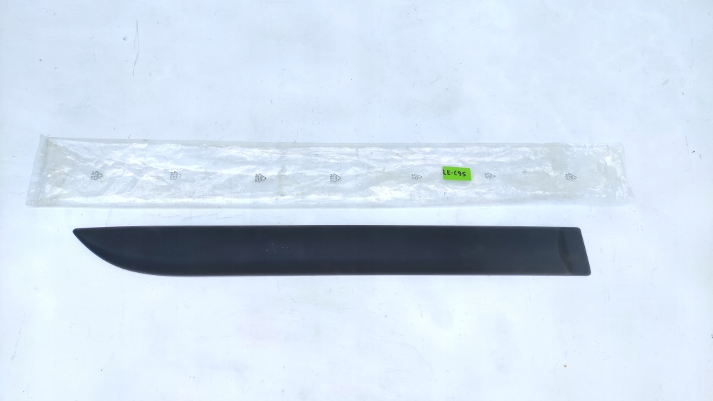 фото №1, Suzuki alto 09-14 молдинг двері правий задня задня le-c95