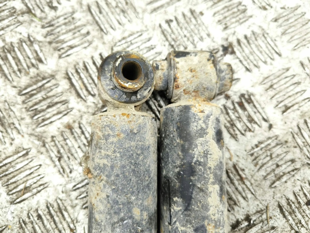 фото №7, Chrysler pt cruiser 2002 комплект амортизатор задний