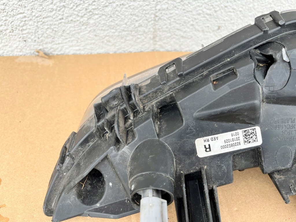 Протитуманна фара led drl правий hyundai ioniq 4 iv 92208-g2000 Недорого