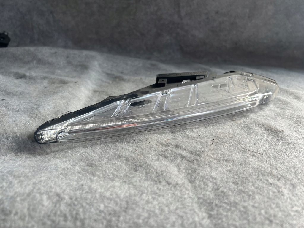 фото №1, Porsche macan правий протитуманна фара led поворотник