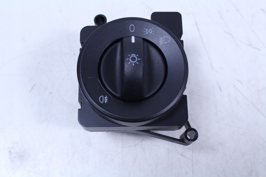 фото №1, Выключатель переключатель света mercedes actros mp3 a9435451004