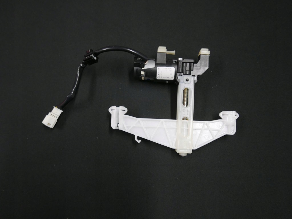 фото №1, Bmw f07 f10 f15 f16 привод регулировки высоты подголовник 7363874