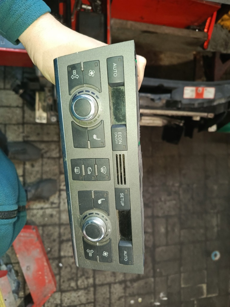 Купить Панель обдув кондиционера audi a6 c6 4f1820043j