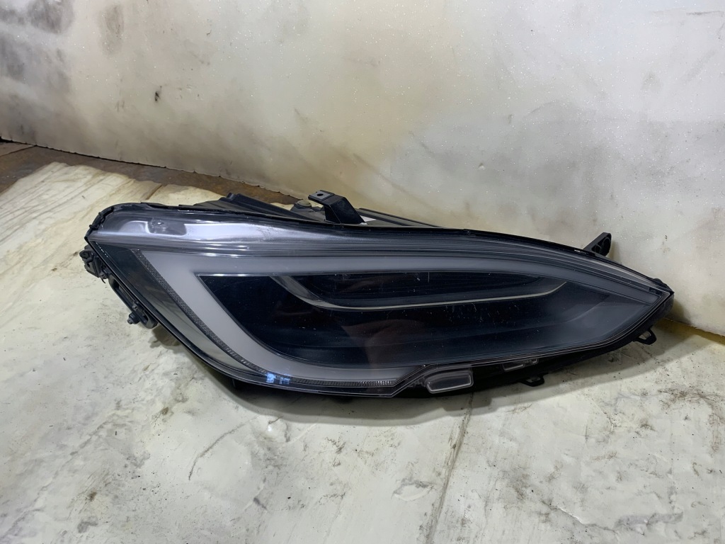 Купити Фара правий перед full led tesla model s рестайлінг  2016- 105357500c