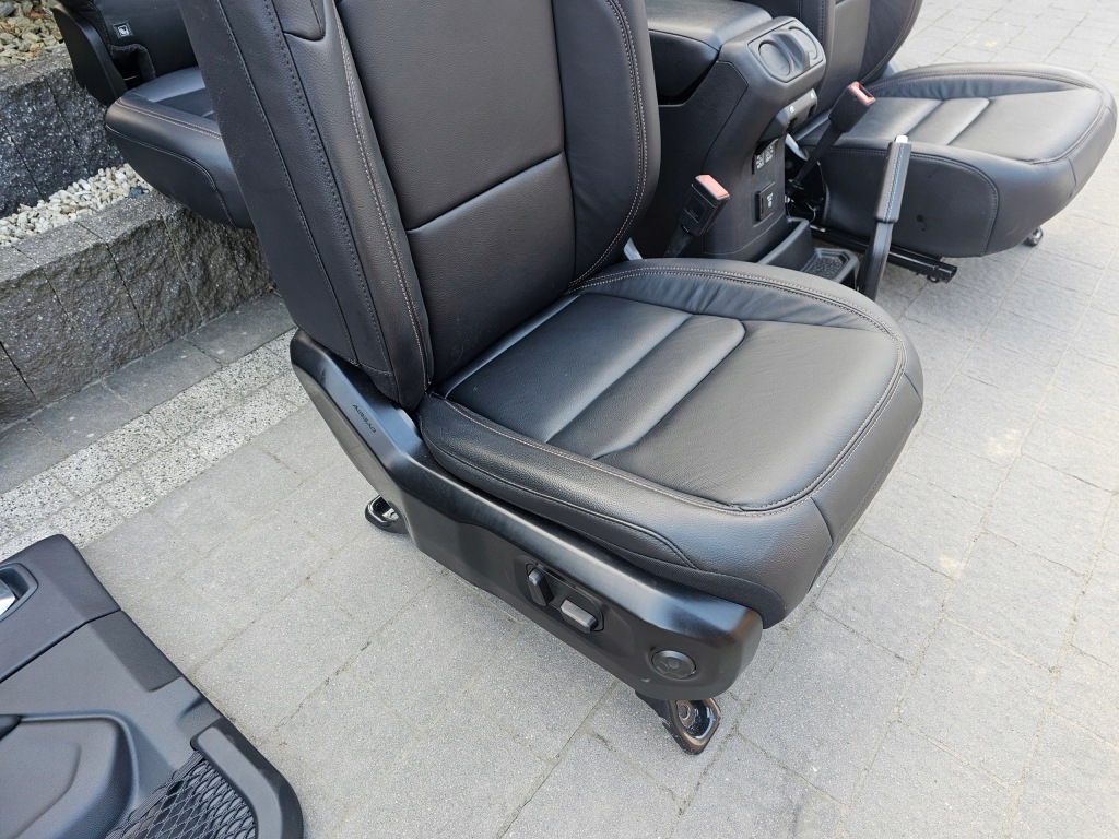 Jeep wrangler jl 4xe sahara сидіння сидіння заднє сидіння електричний в Україні