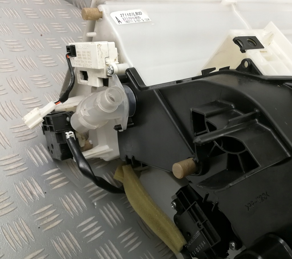 фото №13, 27215-1lb1a обігрівач кондиціонера infiniti qx80