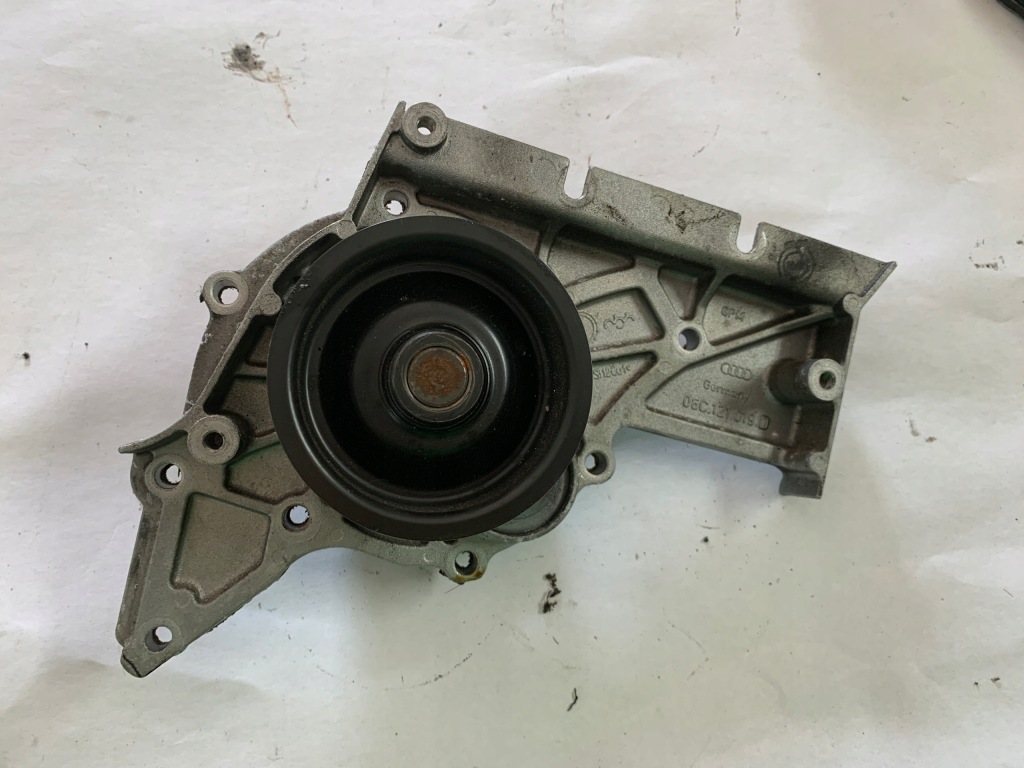 фото №1, Audi a4 b6 насос wody 3,0 asn 06c121019d