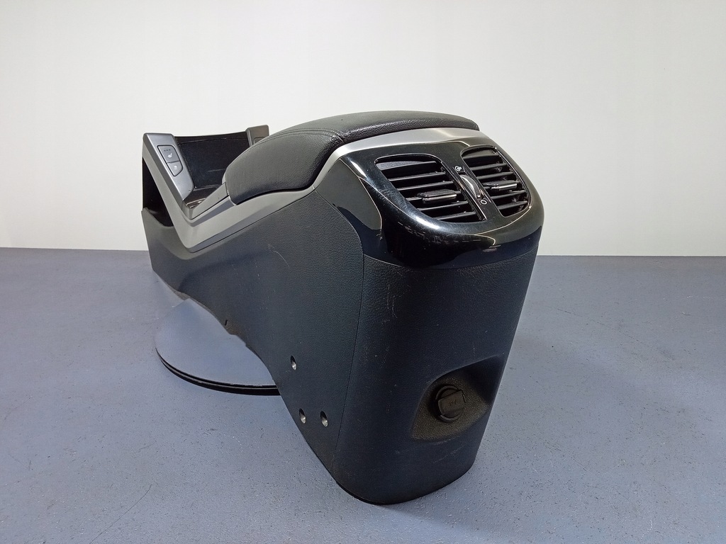 фото №4, Hyundai i40 туннель средний подлокотник