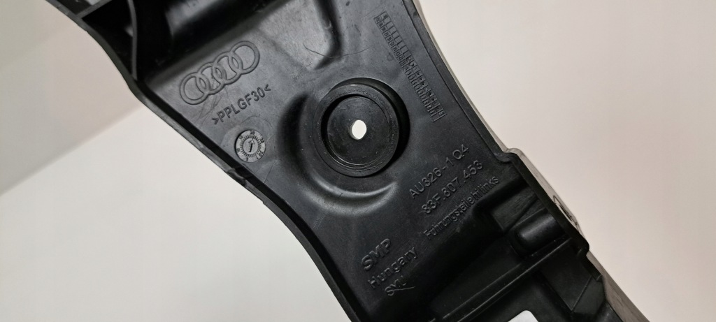 Купить Audi q3 ii направляющая бампер левый задний  83f807453