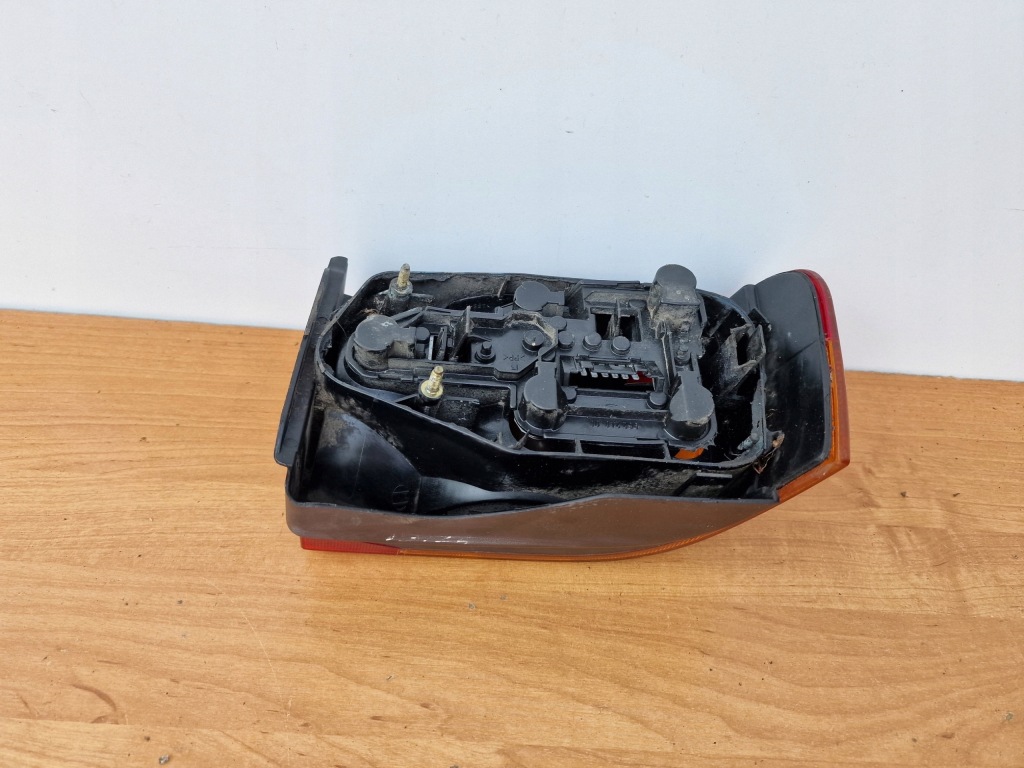 фото №2, Seat ibiza 93-99 rok правая лампа задняя + вкладыш org