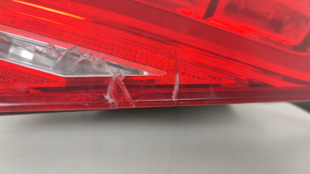 Фара led левая задний  w крышке  багажника audi a8 d4 4h0945093 Оригинал