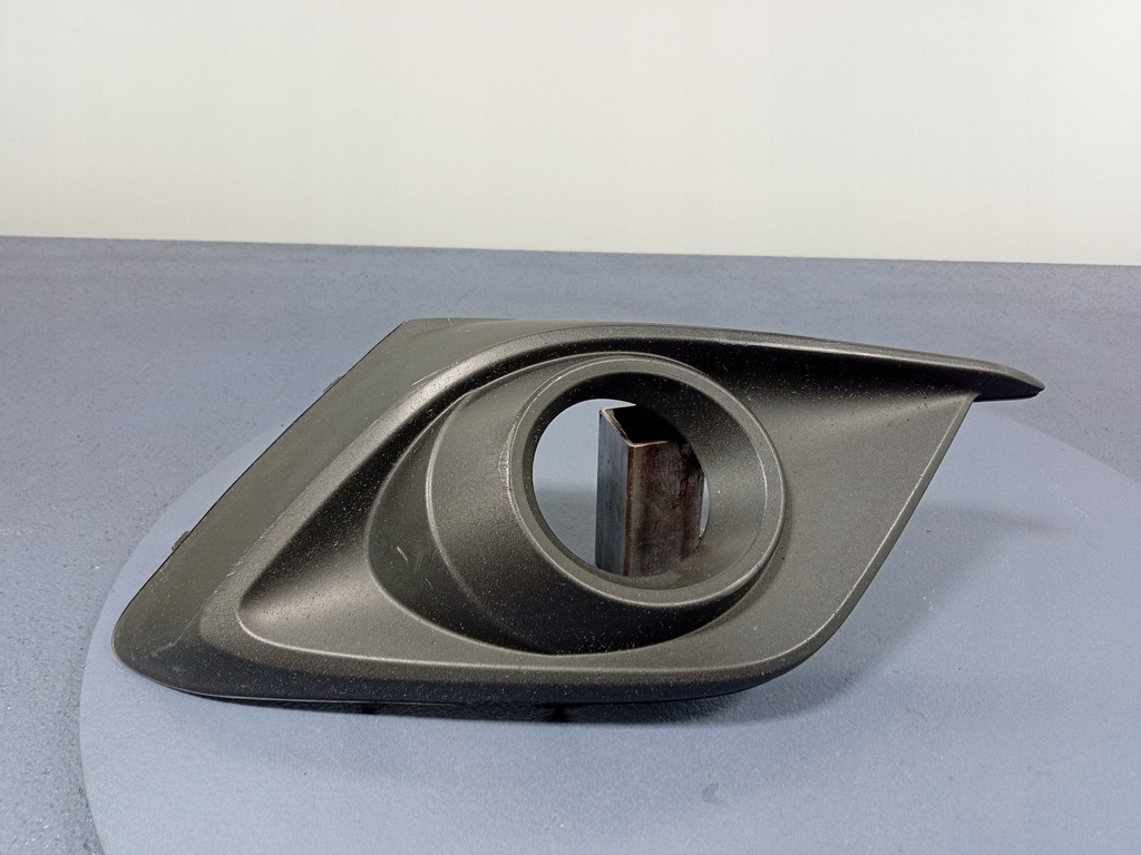 фото №1, Mazda 3 bm решётка бампера перед правая bjs8-50c11