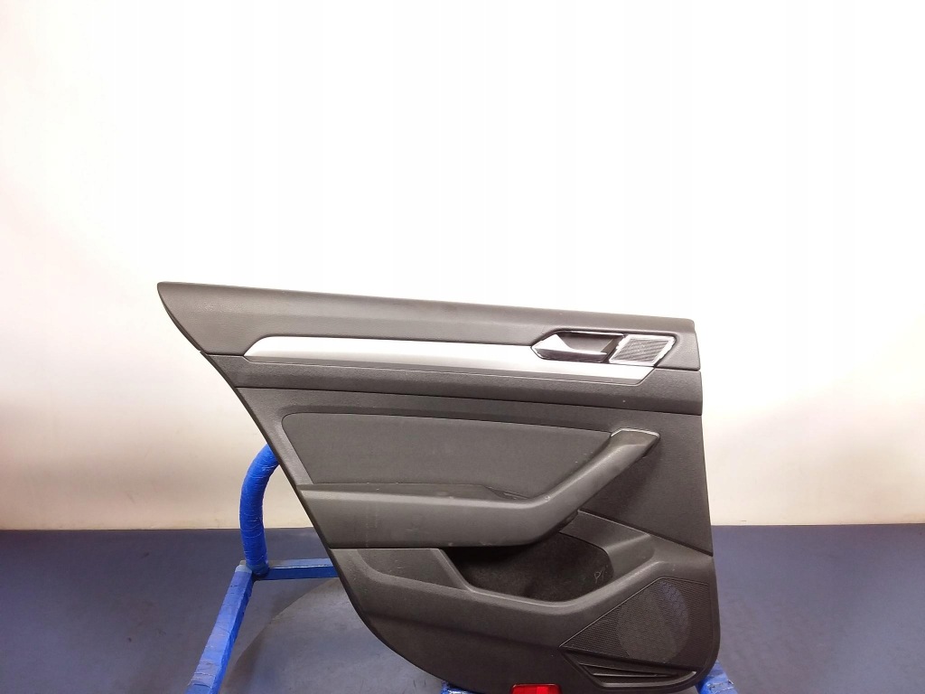 Купить Vw passat b8 kombi обивка обшивка дверь задняя левый