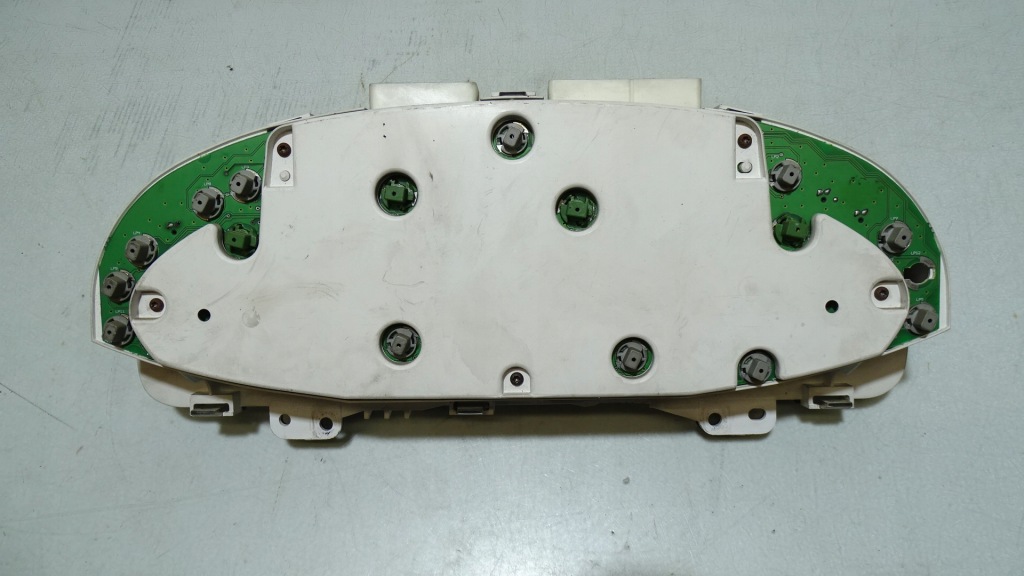 Лічильник mazda tribute 3.0 Зі Шроту