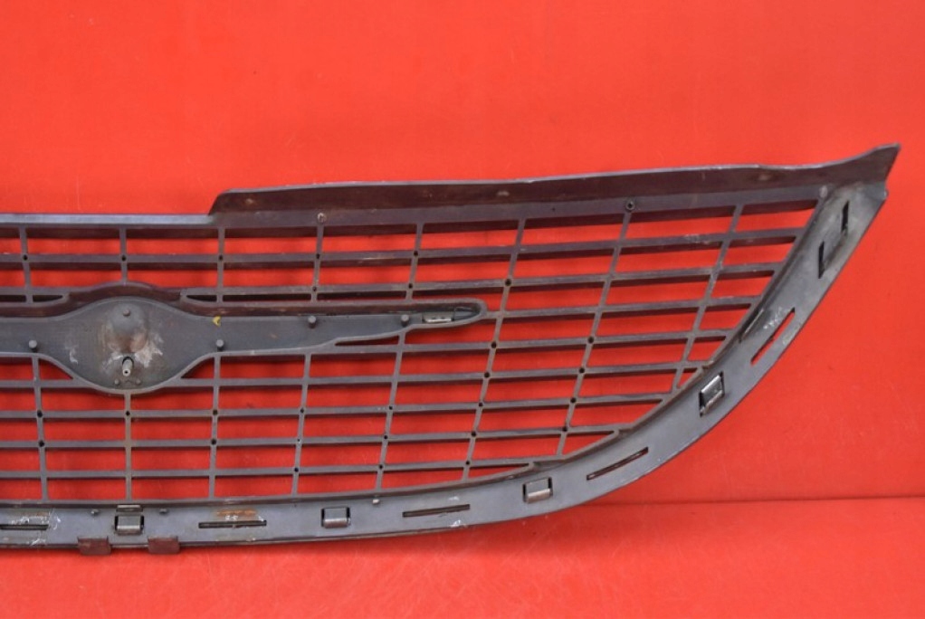 фото №8, Решётка радиатора решётка радиатора серая хром 857 522 aa chrysler gran voyager 4 iv 01-04