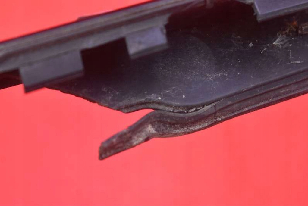 Накладка скло лобове чорна 96563474xc citroen c4 1 1 04-08 Доставка