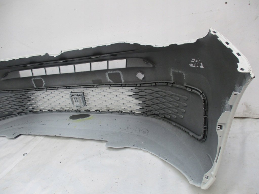 фото №16, Бампер перед vw caddy v 2k7 807221a