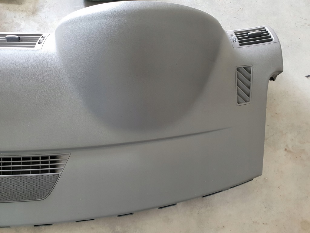 фото №5, Audi a4 b6 04r консоль приборная панель air bag ремни swing