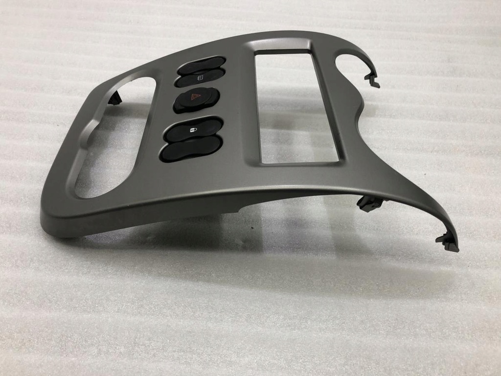 фото №7, Рамка консоли dacia sandero i 8200739438