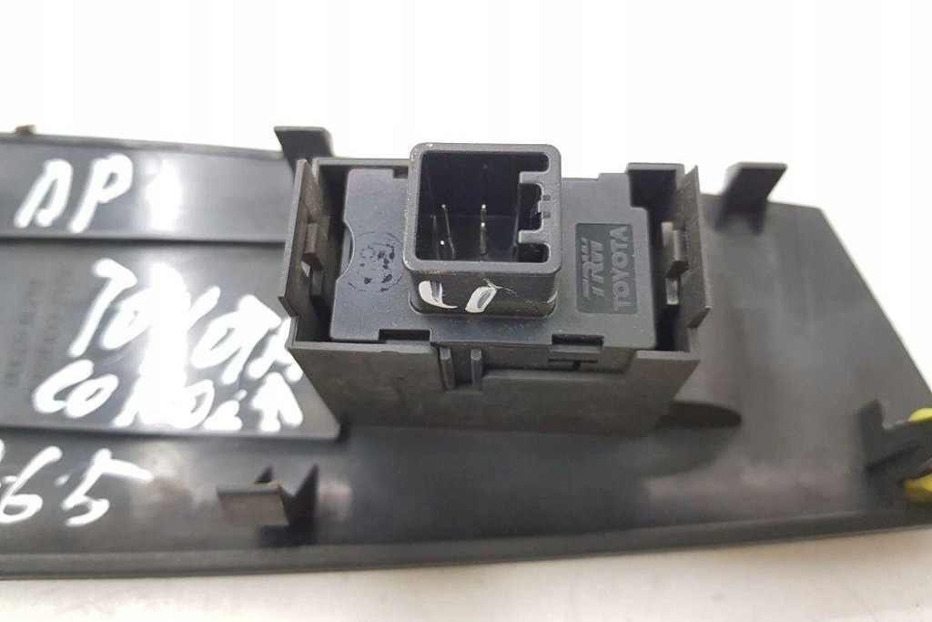 фото №7, Кнопка керування вікон задніх правих двері toyota corolla _e12_