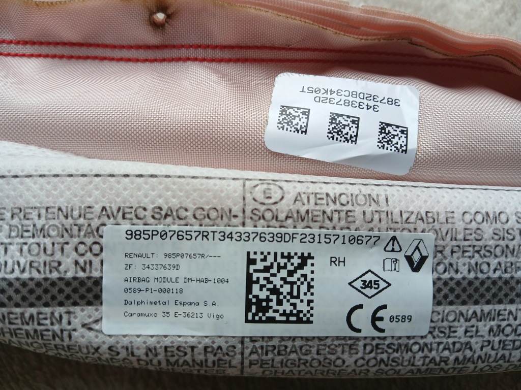 фото №4, Шторка безопасности правая renault megane e-tech 985p07657r