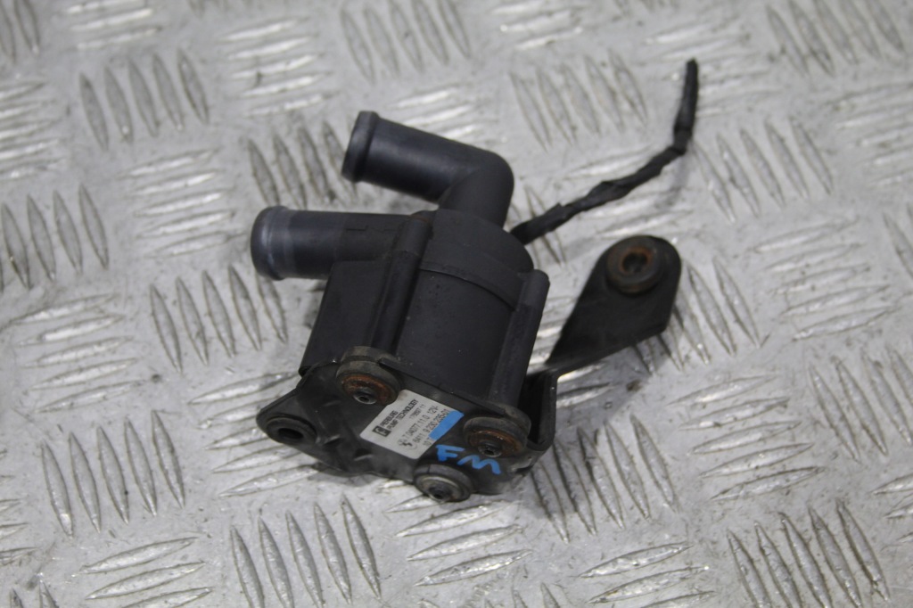 Купить Помпа воды bmw 5 f10 f11 9230235