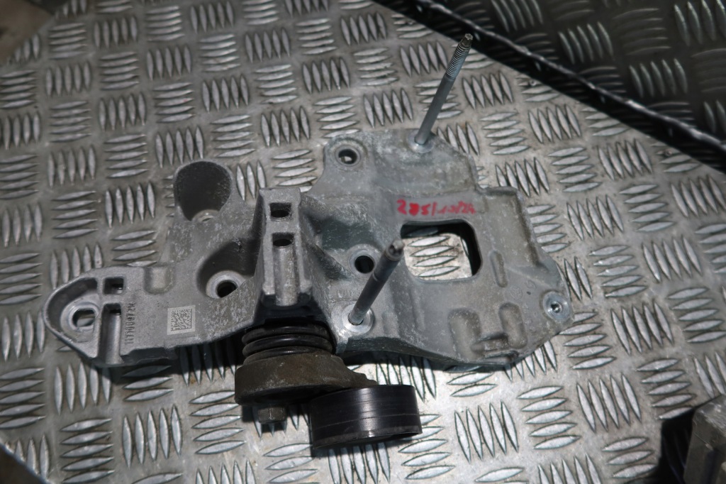 Кронштейн генератора кронштейн renault megane iv talisman clio ролик 117100072r Оригінал