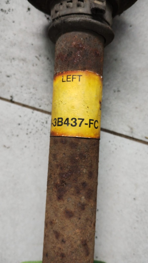 Привідний вал ліва перед 2s6w3b437fc ford fiesta mk6 vi Оригінал