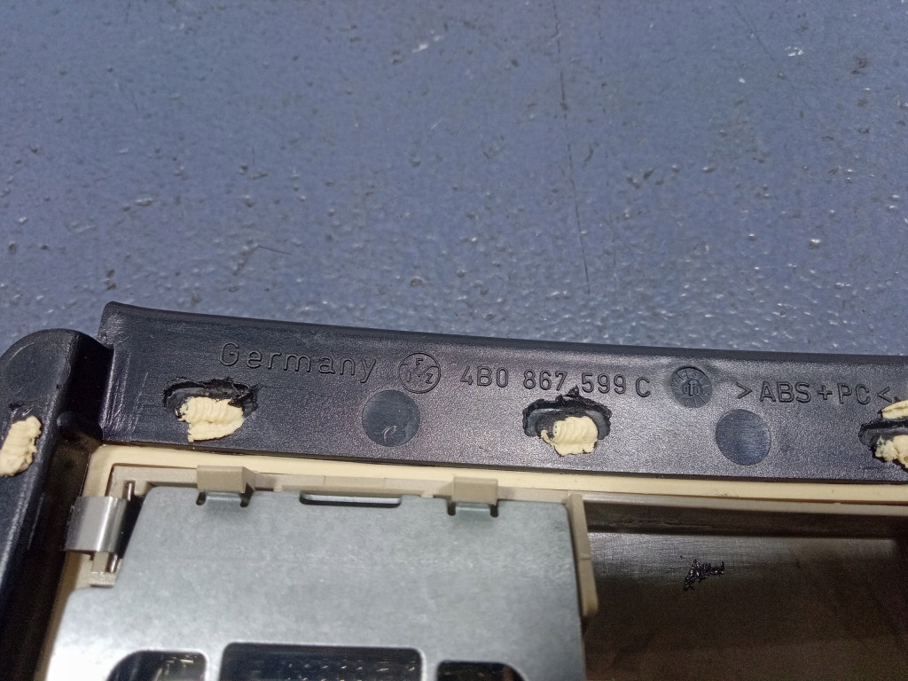 фото №6, Audi a6 c5 лампа стельовий перед передня beż 4b0867599c